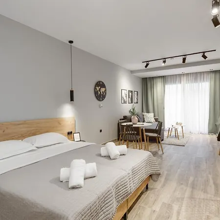 Appartement Sts Eight 5.2 *