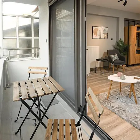 Sts Eight 5.2 Apartment